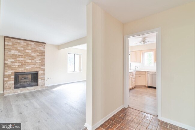 Building Photo - 5254 Signal Hill Dr