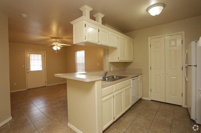 1 BD, 1 BA - 664 SF - Redbud Place Apartments