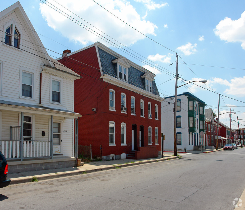 Building Photo - 348-350 S Locust St