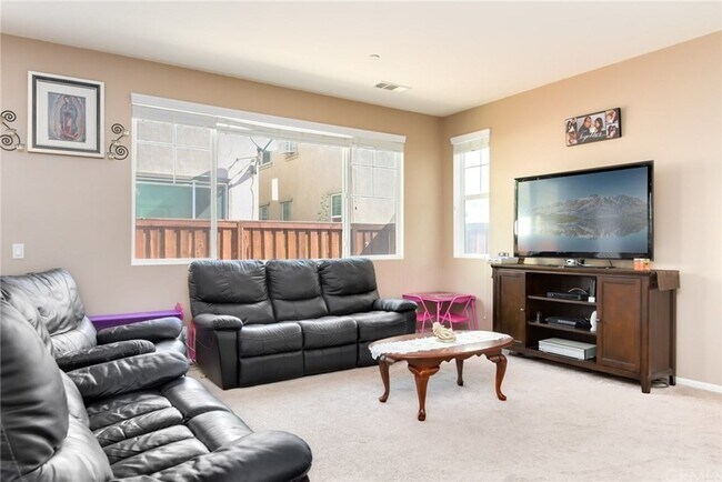 Foto del edificio - 277 Bloomington Ave