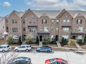 Building Photo - 298 Almanor St