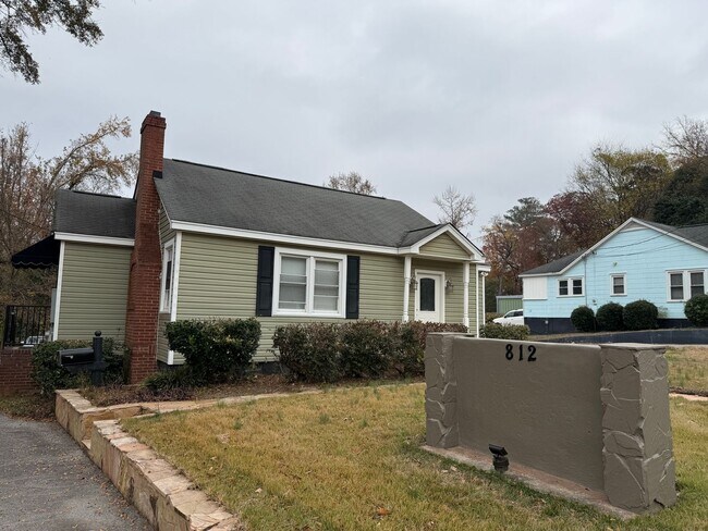 Building Photo - Lexington Office Space