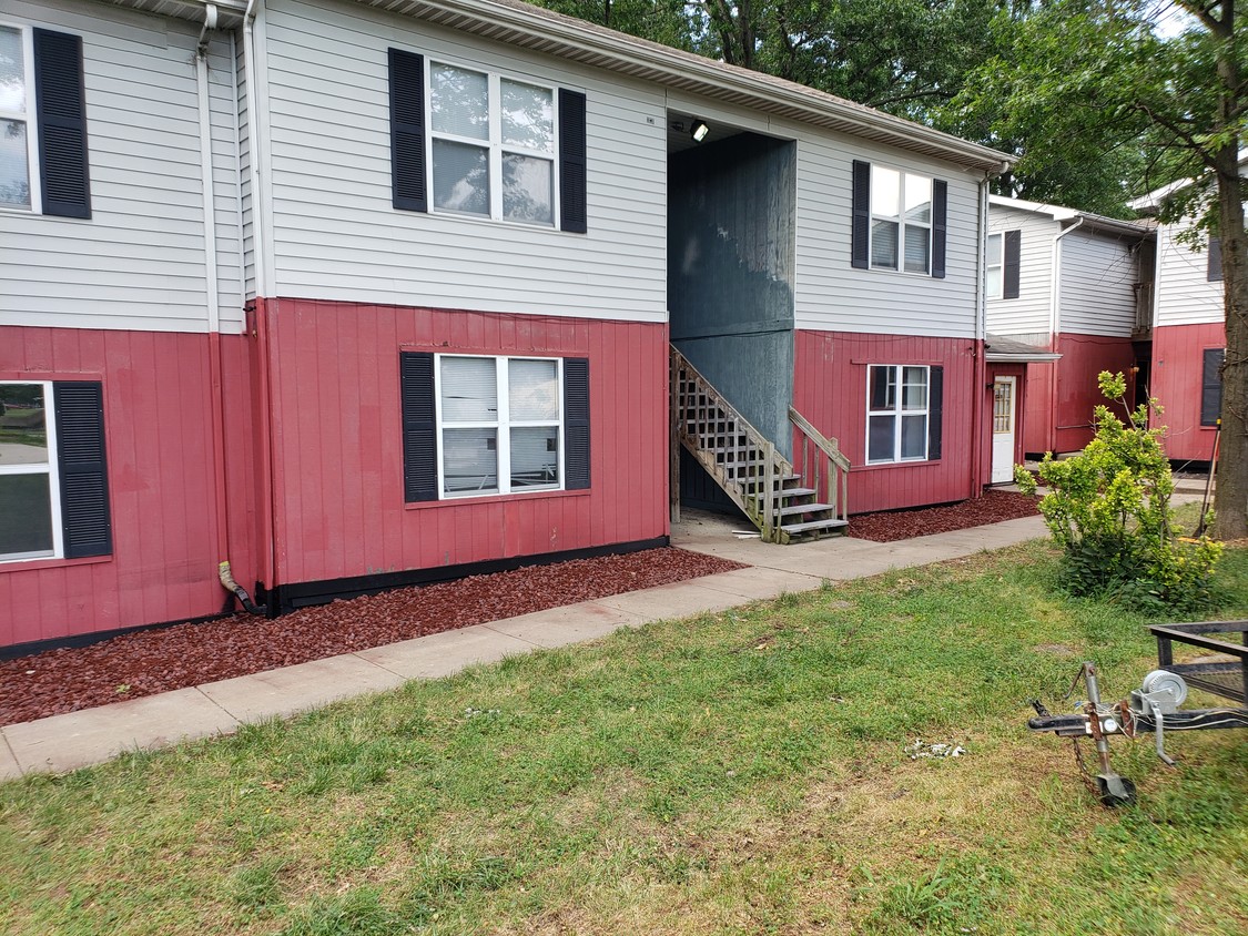 Nuevo exterior en curso! (renovado en agosto de 2019) - 613 S Washington St