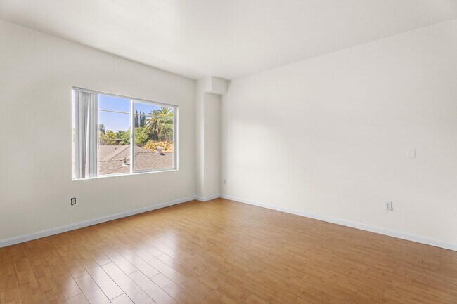 Foto del edificio - Spacious One-Bedroom in 55+ Monterey Park ...