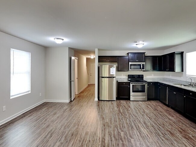 Building Photo - 6114 Avery St SW