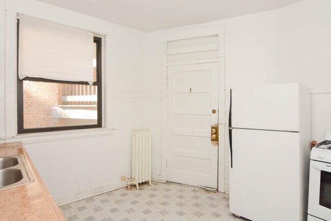 Building Photo - 1859 W Berenice Ave