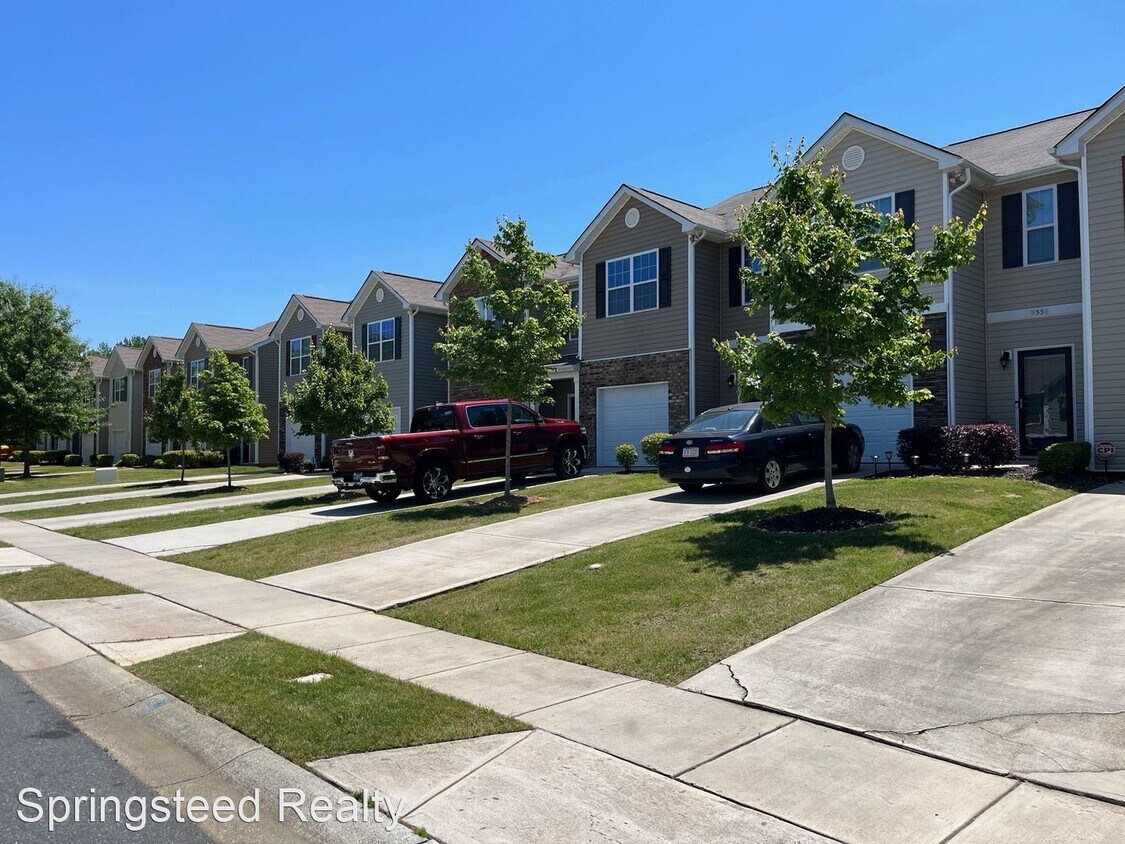 Foto principal - 3 br, 2.5 bath House - 9340 Hamel St.