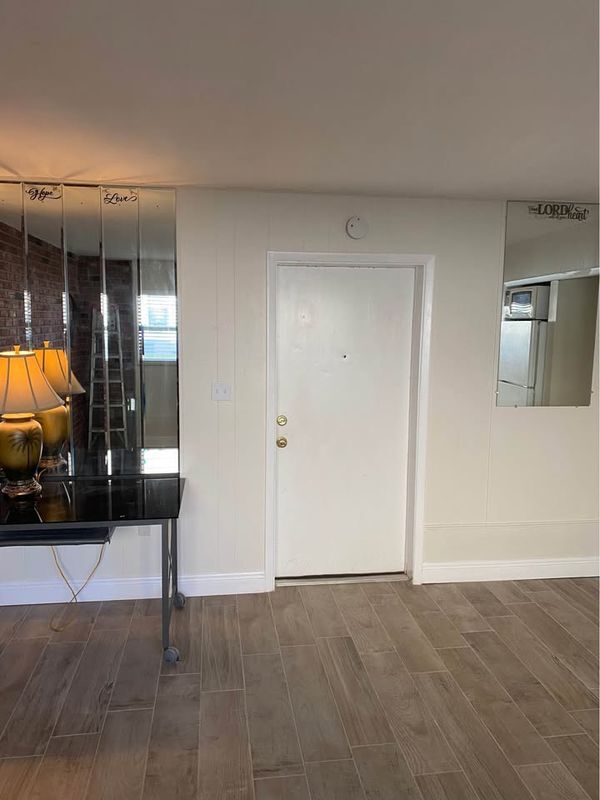 Foto del edificio - 5105 Atlantic Ct