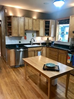 Kitchen - 1843 W Waveland Ave