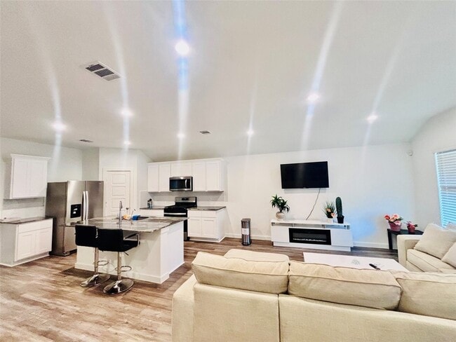 Photo - 1119 Fringed Bluestar Dr House