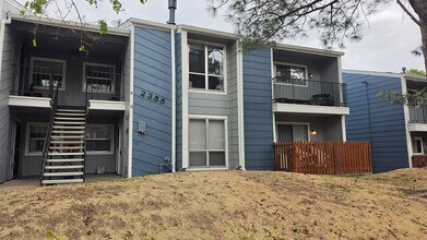 Building Photo - 2355 E Geddes Ave