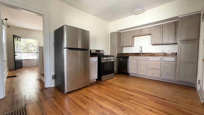 Foto del edificio - 3175 Oakshire Ave