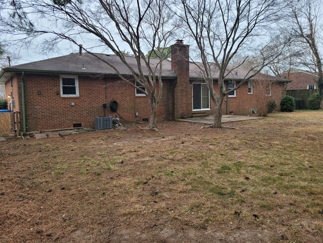 Building Photo - LAKE SMITH TERRACE - 4 bedroom 2 bath Ranc...