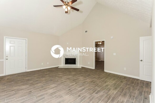 Photo - 3 Bedroom Pet-Friendly Home in COVINGTON, GA with Main Street Renewal