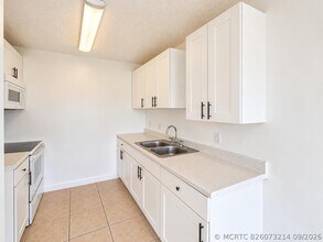 Building Photo - 1353 Kirk Rd