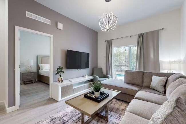 Foto del edificio - 372 Famagusta Dr