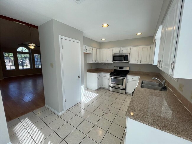 Building Photo - 3909 Danli Ln