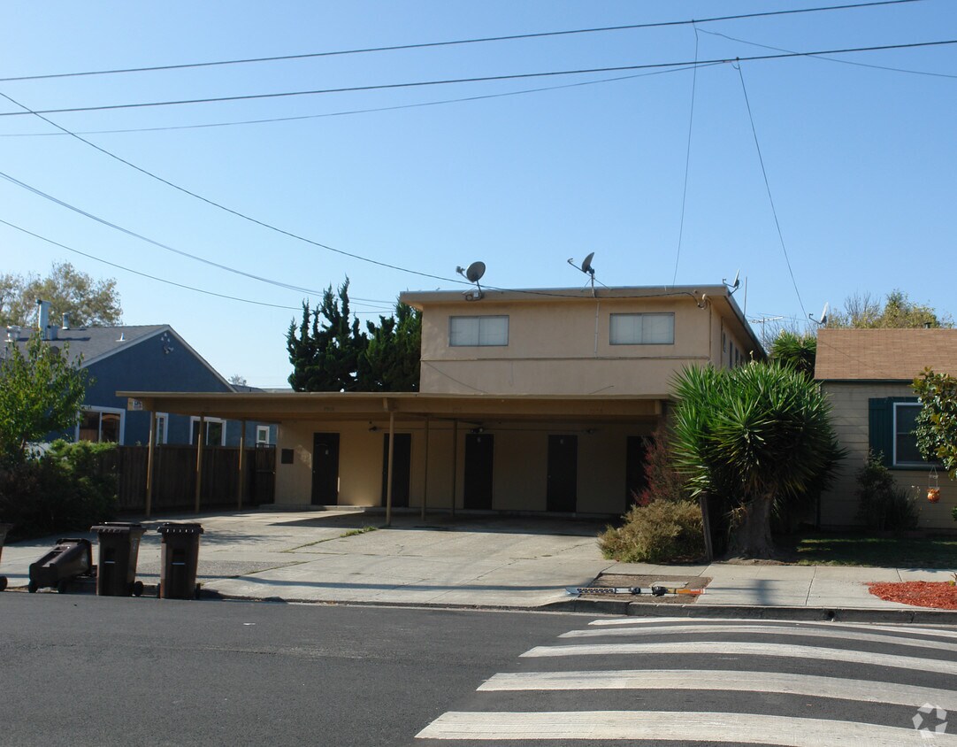 Primary Photo - 783 Humboldt St