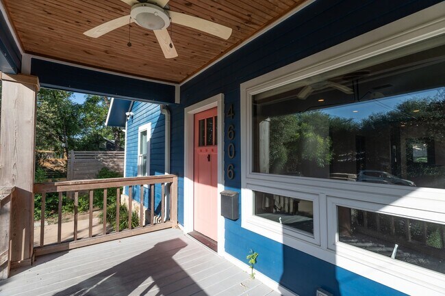 Foto del edificio - North, Central Austin Bungalow