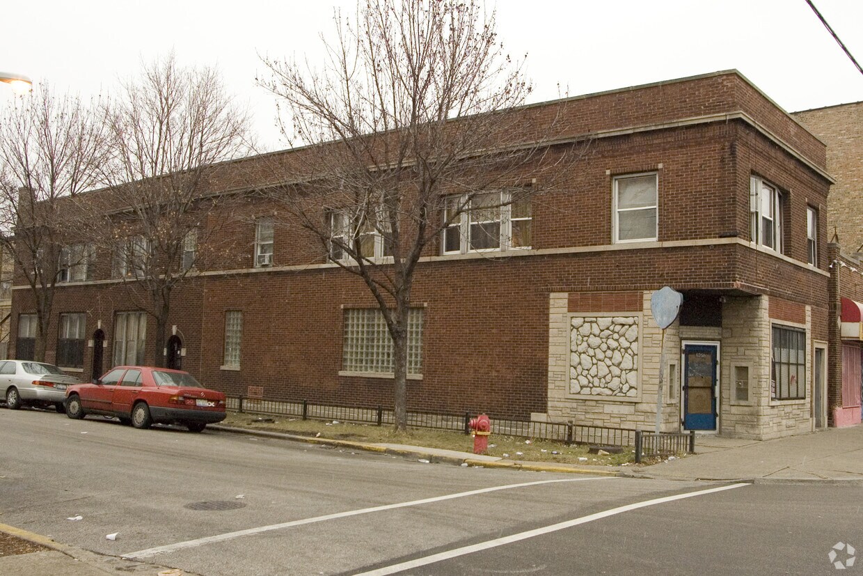 Building Photo - 5256-5258 W Chicago Ave