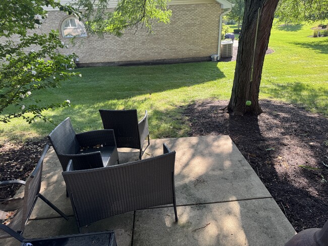 Building Photo - 17573 Pheasant Dr