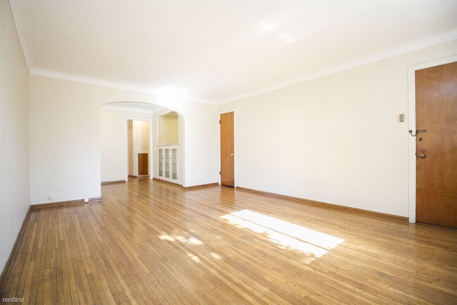 Foto del edificio - 2204 Kenwood Blvd