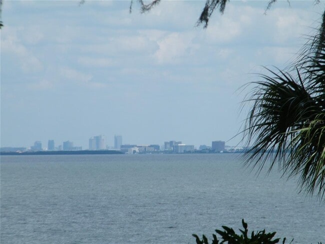 Building Photo - 1060 Jesse Ave