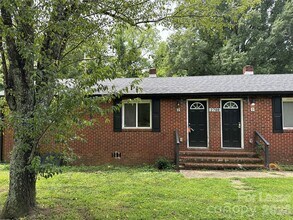 Building Photo - 2700 Capitol Dr