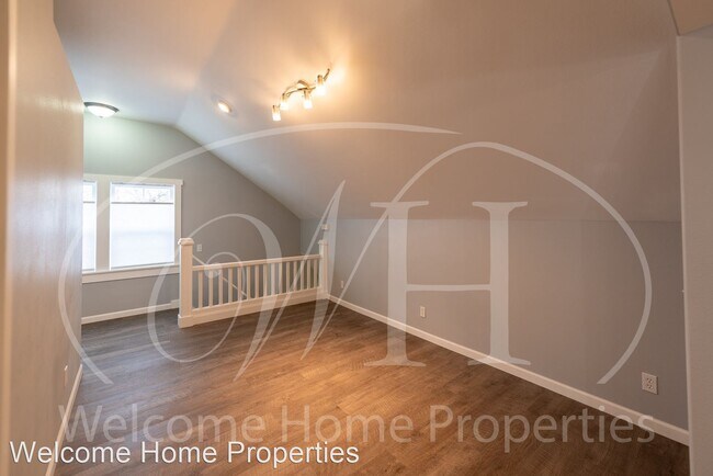 Building Photo - 1 br, 1 bath House - 37 NW Evans Ave, Apt B
