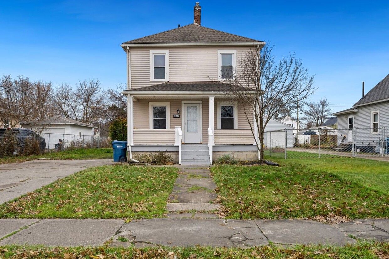 Primary Photo - Newly Renovated 3bd/2 bath in Central Lora...