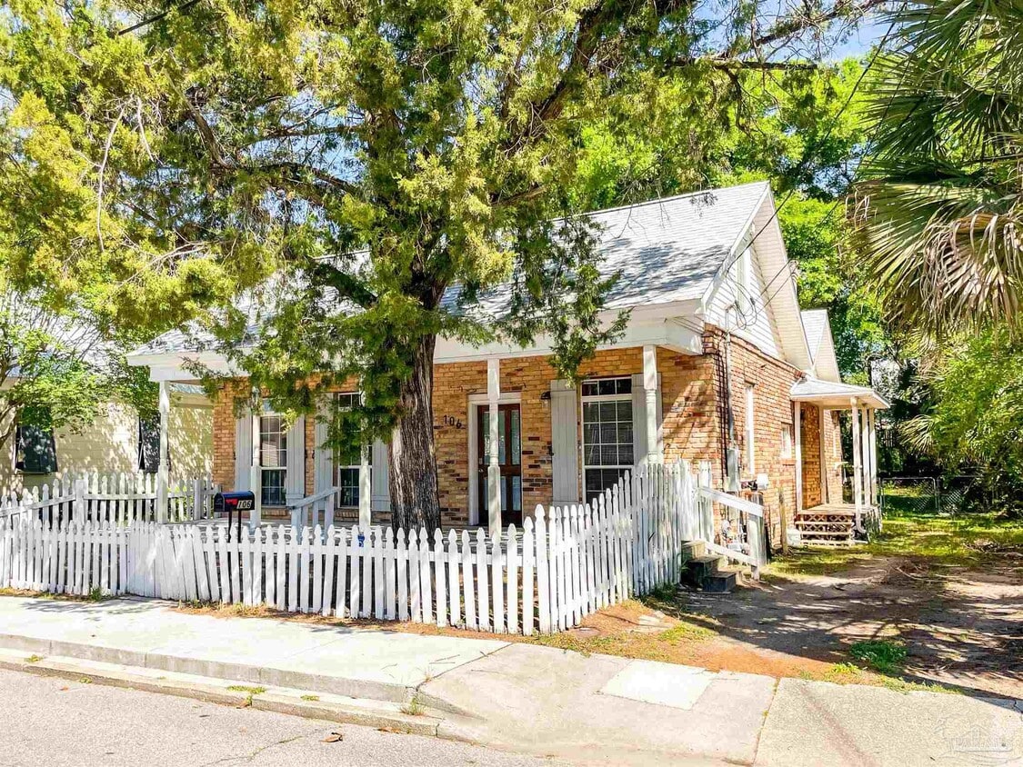 Primary Photo - 106 W Wright St
