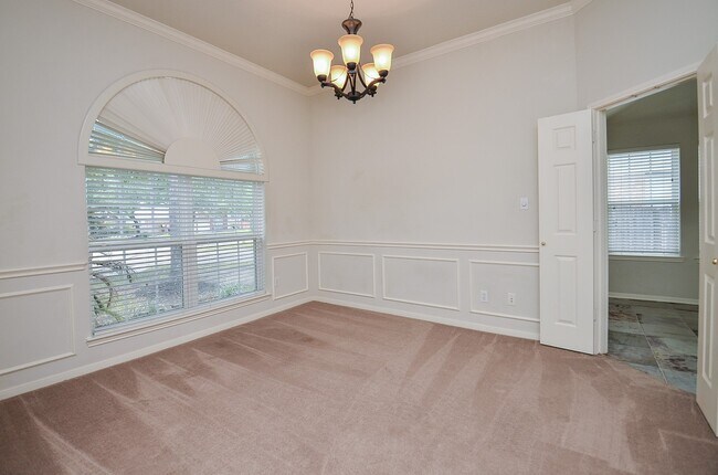 Building Photo - 5819 Mitre Peak Ln
