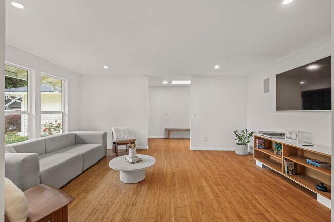 Foto del edificio - 4649 189th Pl SE