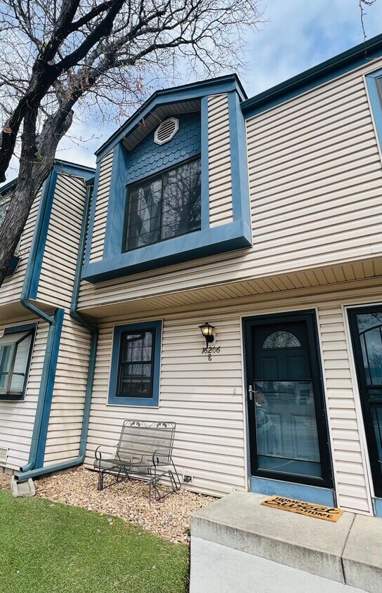 16206 E Alaska Pl, Aurora, CO 80017 Townhome Rentals in Aurora CO