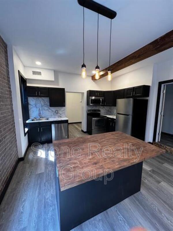 Foto principal - 2170 N 13th St