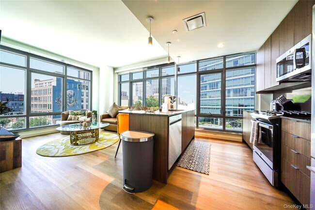 Foto del edificio - 50 Clinton Pl