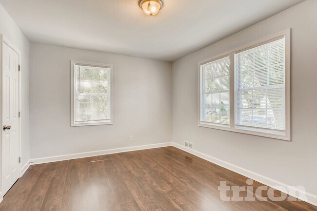 Foto del edificio - 3523 Sussex Rd