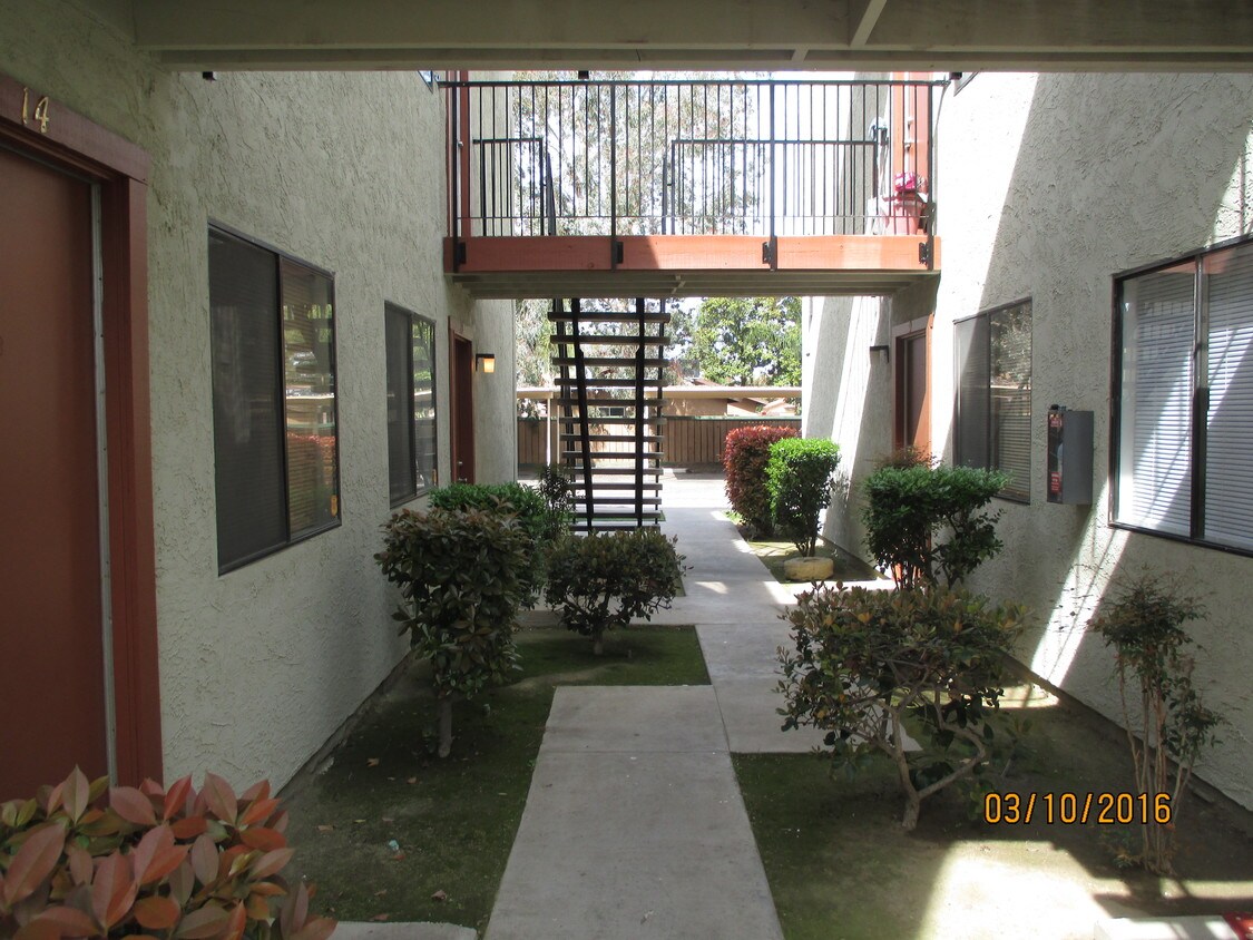 1400 Valhalla Dr, Bakersfield, CA 93309 Apartments in Bakersfield, CA