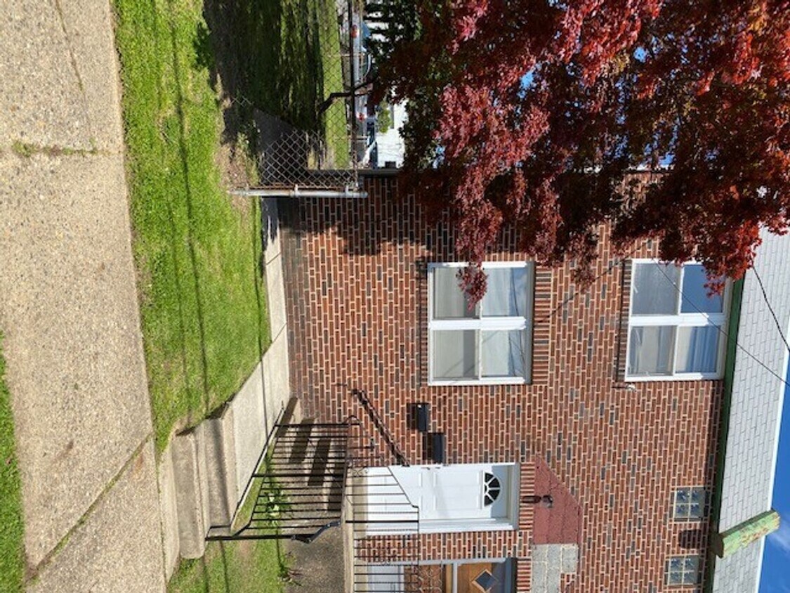 Primary Photo - 1113 Faunce St