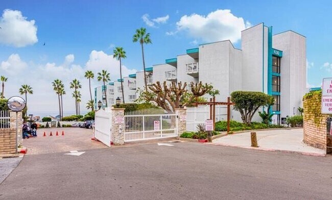 Foto del edificio - Totally Updated Ocean View 1 bedroom in The Village