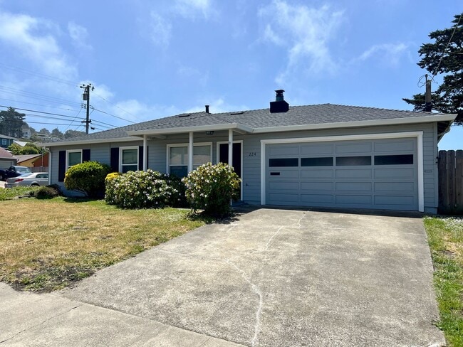 MUST SEE - Updated Single Family Rancher -... - MUST SEE - Updated Single Family Rancher -... House