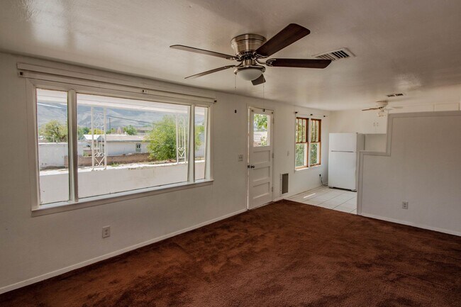 Building Photo - Upstairs Apartment