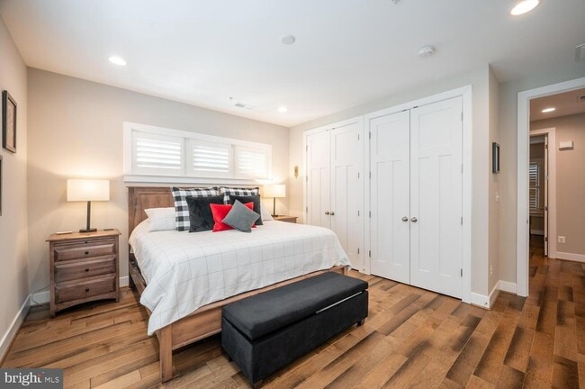 Building Photo - 1126 N Stuart St