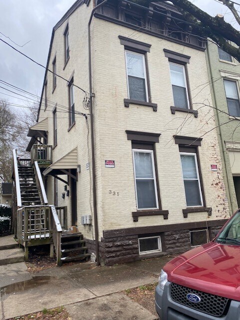 Primary Photo - 331 E 13th St