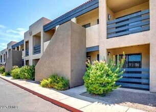 Building Photo - 1241 N 48th St