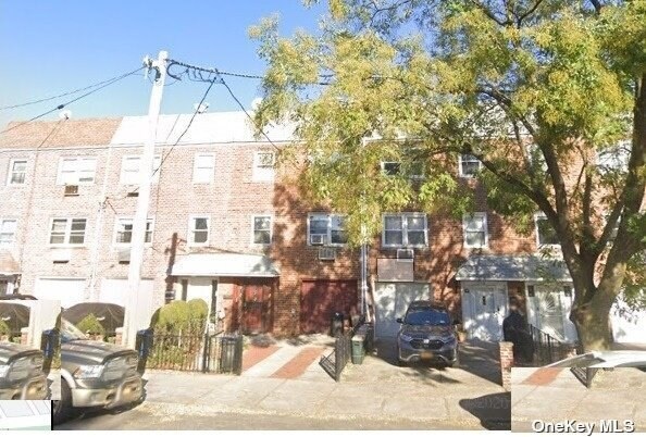 Foto del edificio - 61-15-61-75 75th St