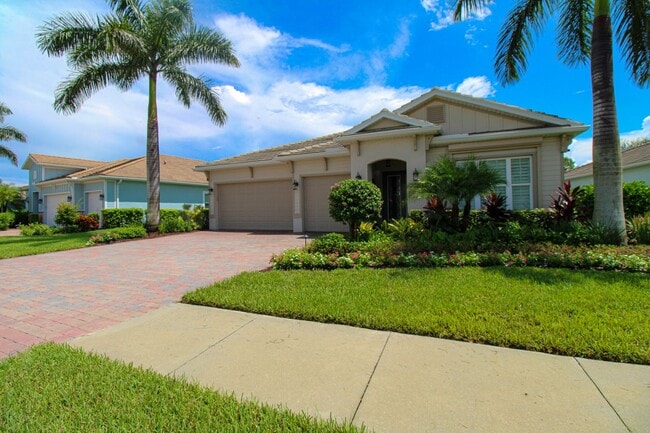 Building Photo - ***STUNNING-NAPLES RESERVE***POOL HOME***FULLY FURNISHED SEASONAL***3 BEDS /3 BATH***AMAZING AMEN...