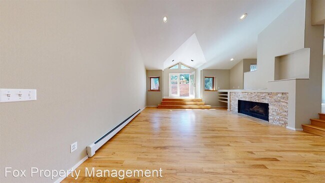 Building Photo - 3 br, 2 bath House - 1810 Oak Avenue