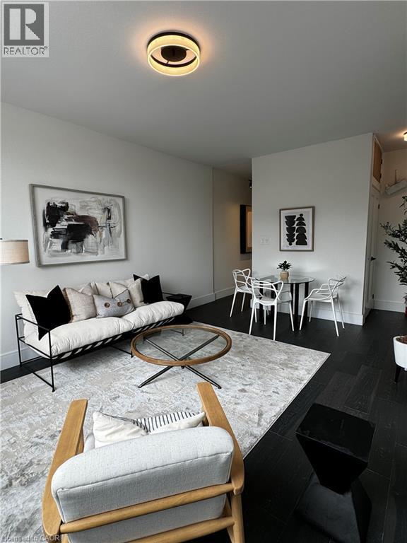 Building Photo - 307 Barton St E