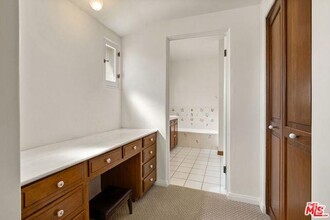 Building Photo - 470 S Rodeo Dr